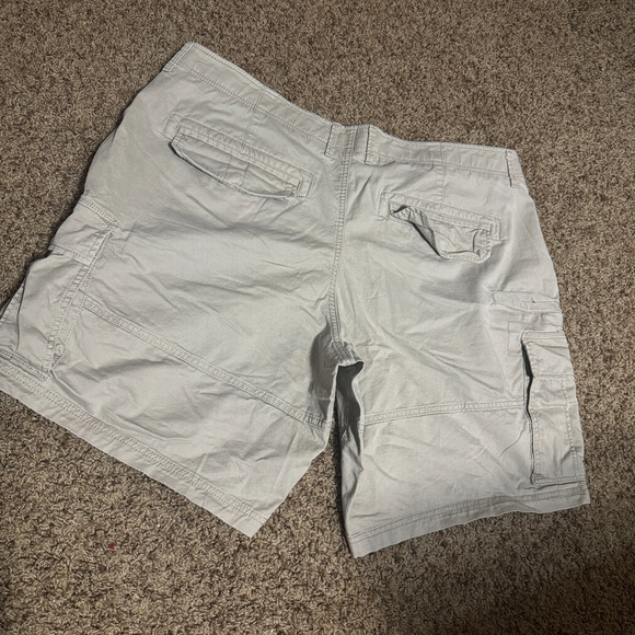 George Mens Cargo Shorts 46x10 Khaki Pockets Casual Work Summer Comfort Relaxed - Picture 3 of 5